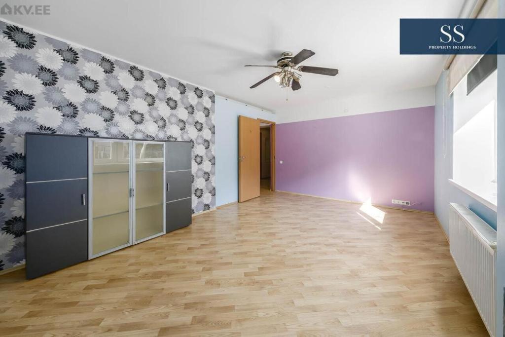 Sunny Apartment Near Bus Station Tallinn Buitenkant foto