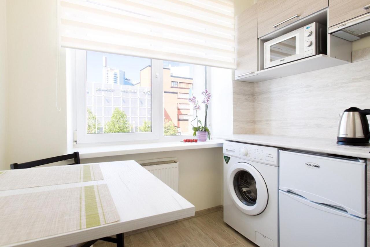 Sunny Apartment Near Bus Station Tallinn Buitenkant foto